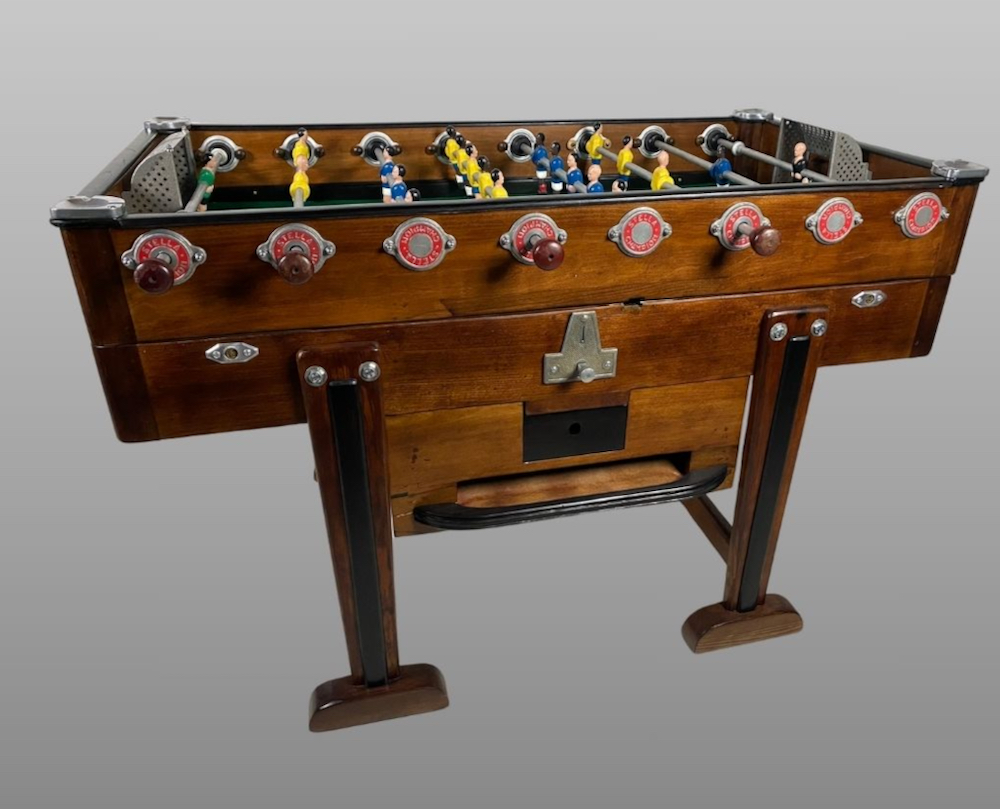 Fussballtisch ca. 1935. Frankreich restauriert