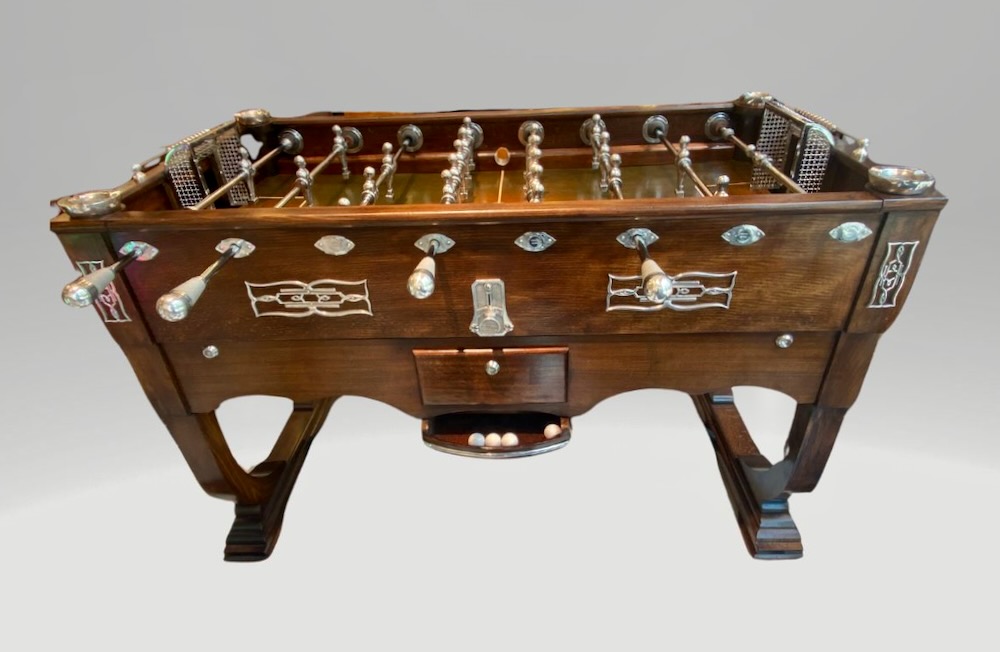 SWINNEN   Fussballtisch Paris ca 1930 signiert