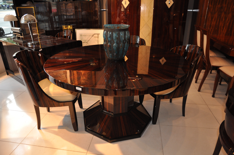 Art deco table